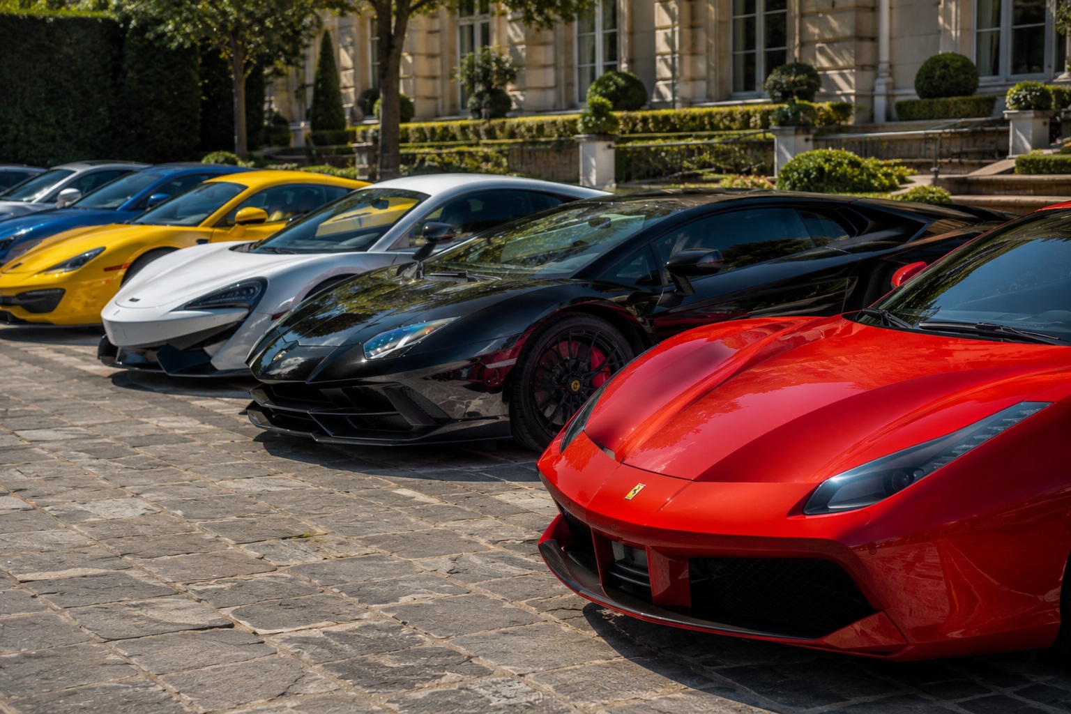 ¿Cuáles son los colores de pintura favoritos en el mundo de los superautos?