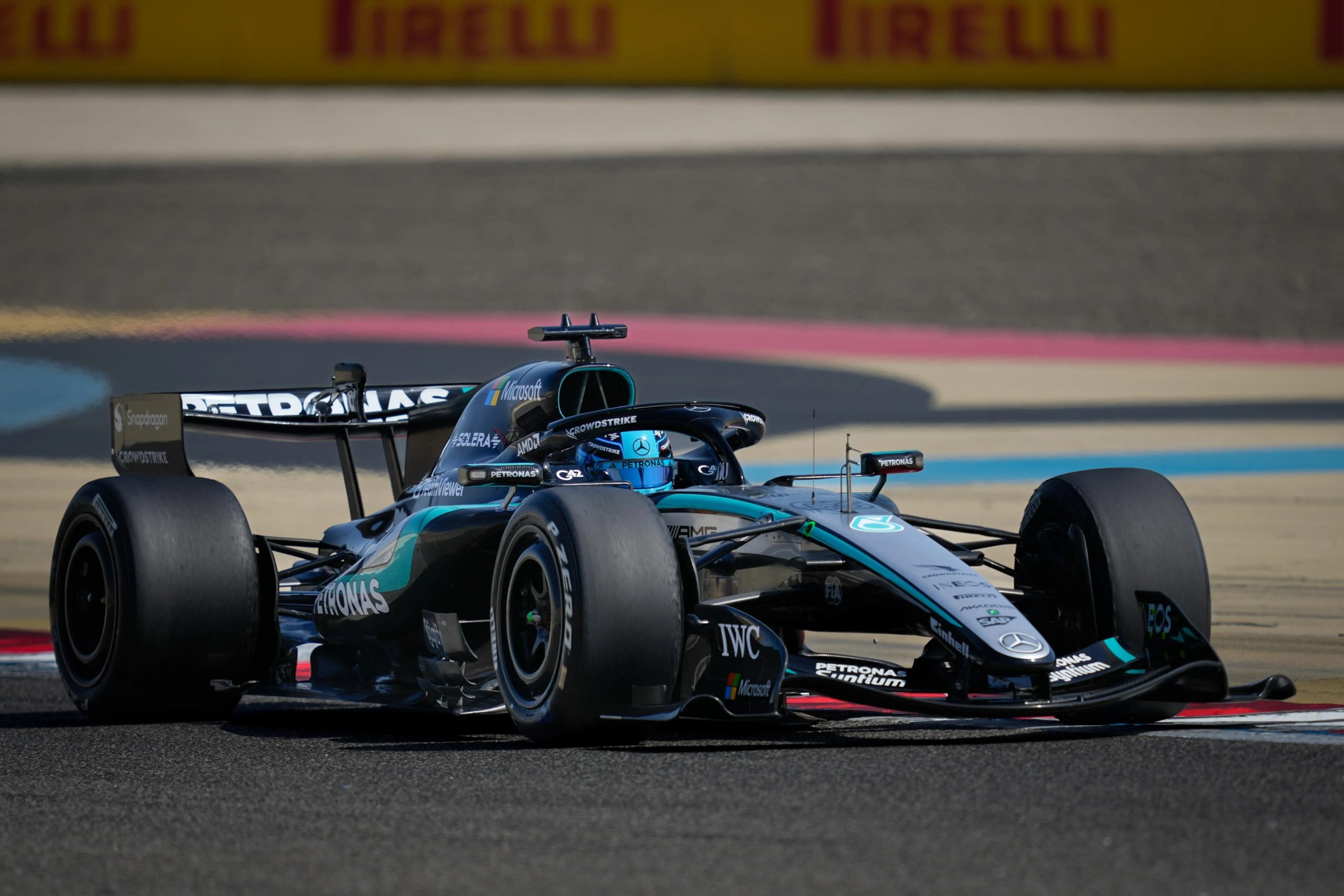 ¡Infarto en Bakú! Russell resiste a Verstappen y conquista un caótico Gran Premio de Azerbaiyán