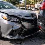 ¿Por qué algunos autos modernos terminan como pérdida total después de un choque que parece pequeño?